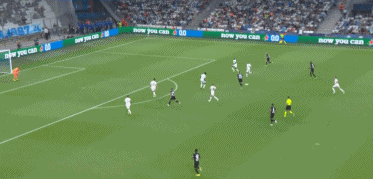 拜仁高层：南看台球迷燃放烟花破坏环境，欧足联肯定会做出处罚